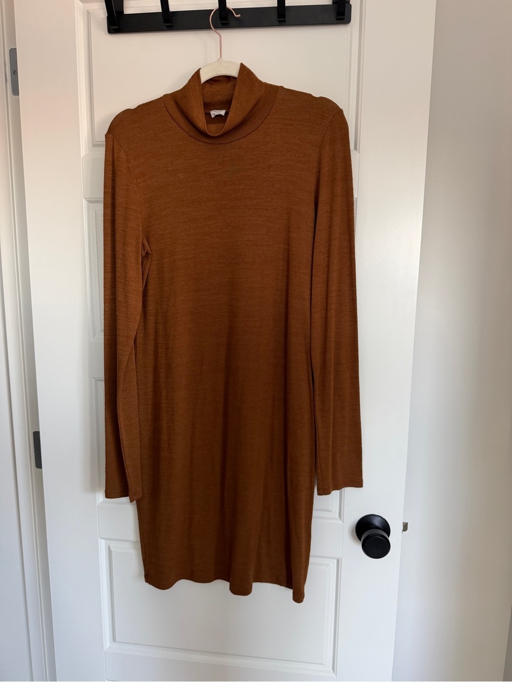 Wilfred Turtleneck Long-Sleeve Stretch Material Dress in Brown / Yellow